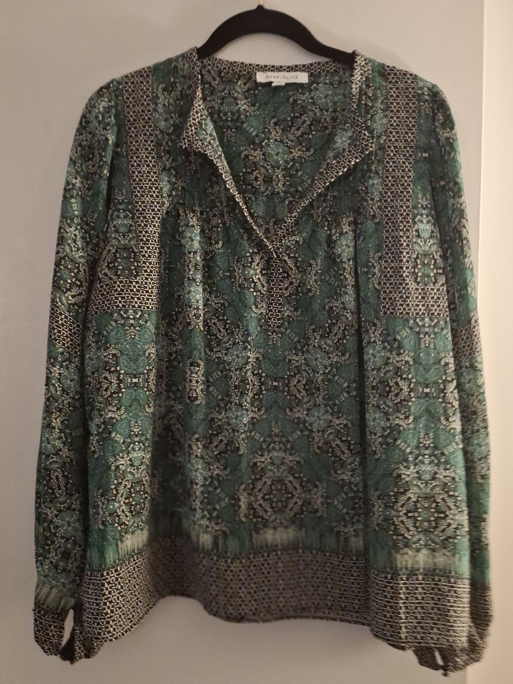 Rose + Olice Women's Black And Green Patterened Peasant Blouse